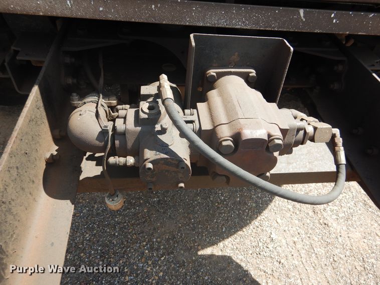 image for item HO9850 2005 Freightliner Business Class M2  refuse truck