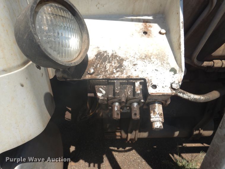 image for item HO9850 2005 Freightliner Business Class M2  refuse truck