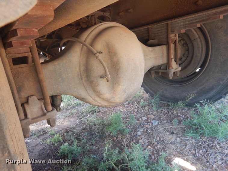 image for item HO9850 2005 Freightliner Business Class M2  refuse truck