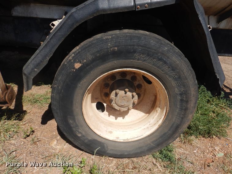 image for item HO9850 2005 Freightliner Business Class M2  refuse truck