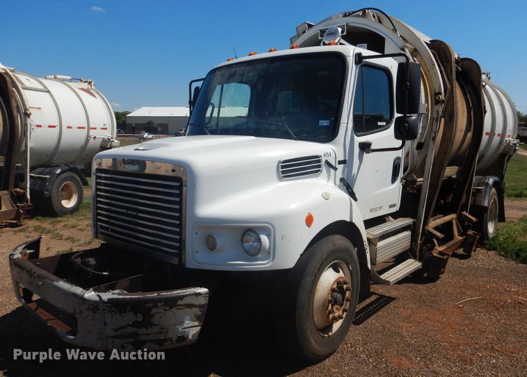 image for item HO9851 2008 Freightliner Business Class M2  refuse truck