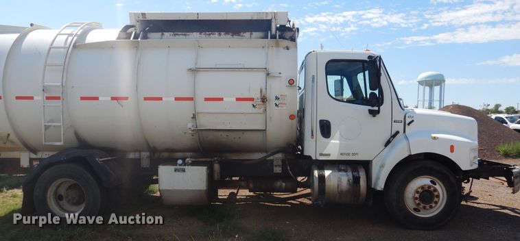 image for item HO9851 2008 Freightliner Business Class M2  refuse truck