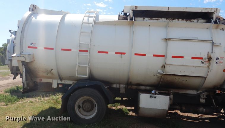 image for item HO9851 2008 Freightliner Business Class M2  refuse truck