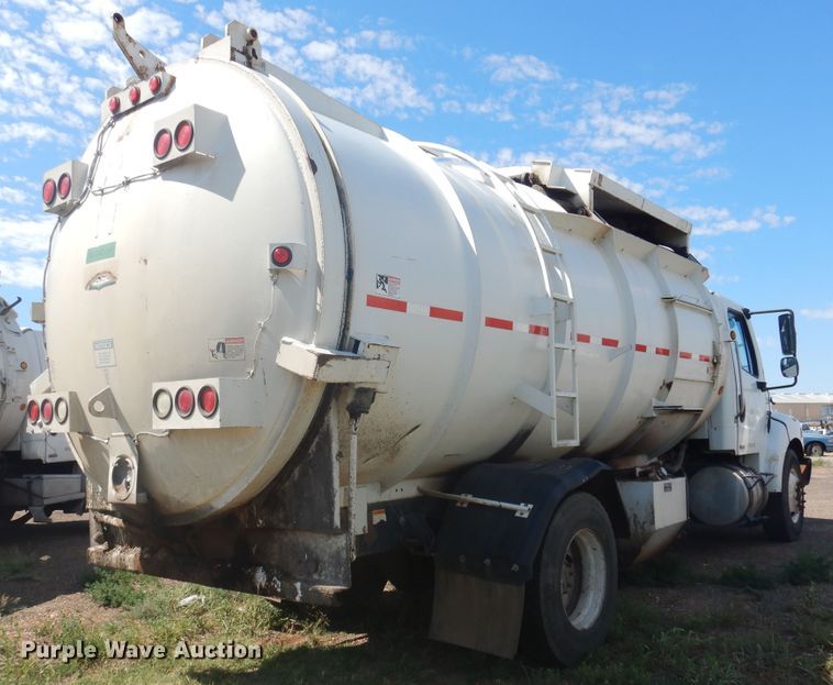 image for item HO9851 2008 Freightliner Business Class M2  refuse truck