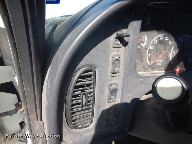 image for item HO9851 2008 Freightliner Business Class M2  refuse truck