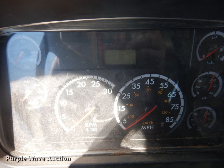 image for item HO9851 2008 Freightliner Business Class M2  refuse truck