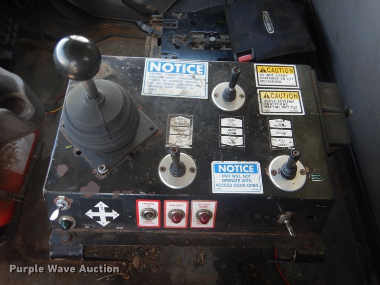 image for item HO9851 2008 Freightliner Business Class M2  refuse truck