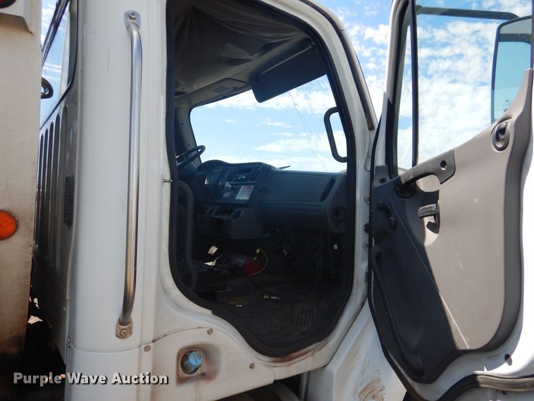 image for item HO9851 2008 Freightliner Business Class M2  refuse truck