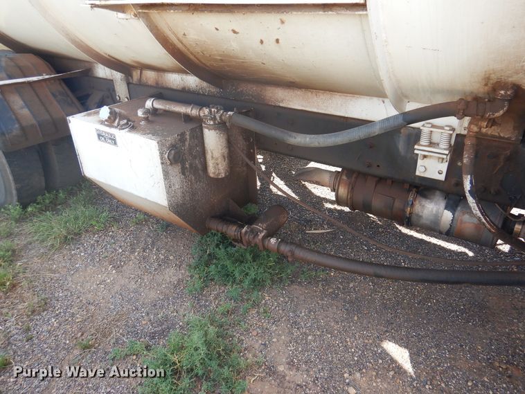 image for item HO9851 2008 Freightliner Business Class M2  refuse truck