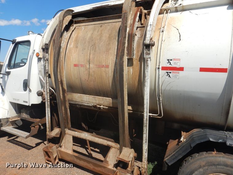 image for item HO9851 2008 Freightliner Business Class M2  refuse truck