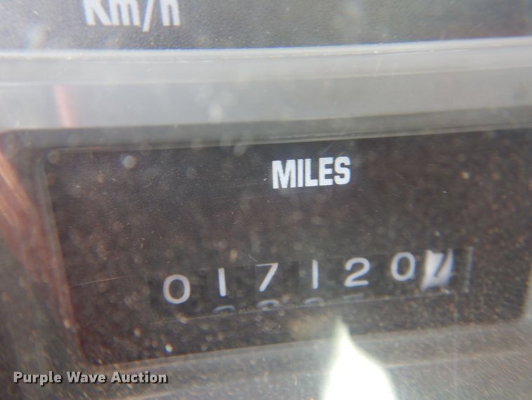 image for item HO9852 2000 International 4900  refuse truck