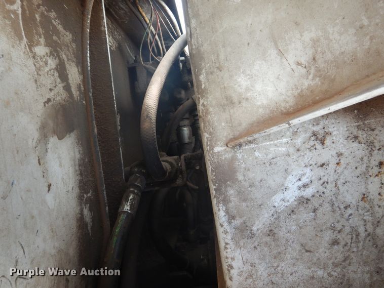 image for item HO9852 2000 International 4900  refuse truck