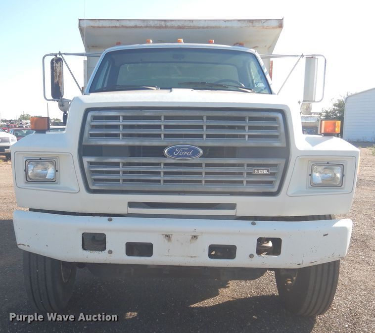 image for item HO9853 1994 Ford F800  dump truck