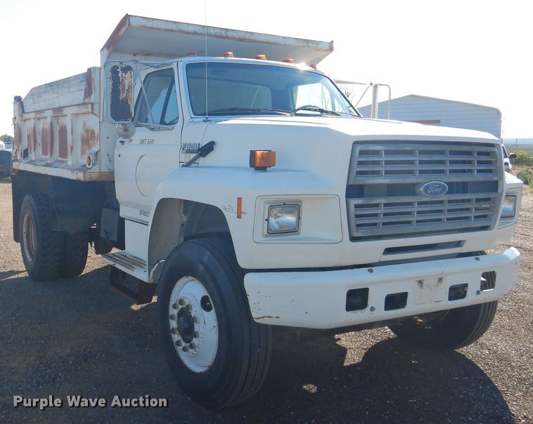 image for item HO9853 1994 Ford F800  dump truck