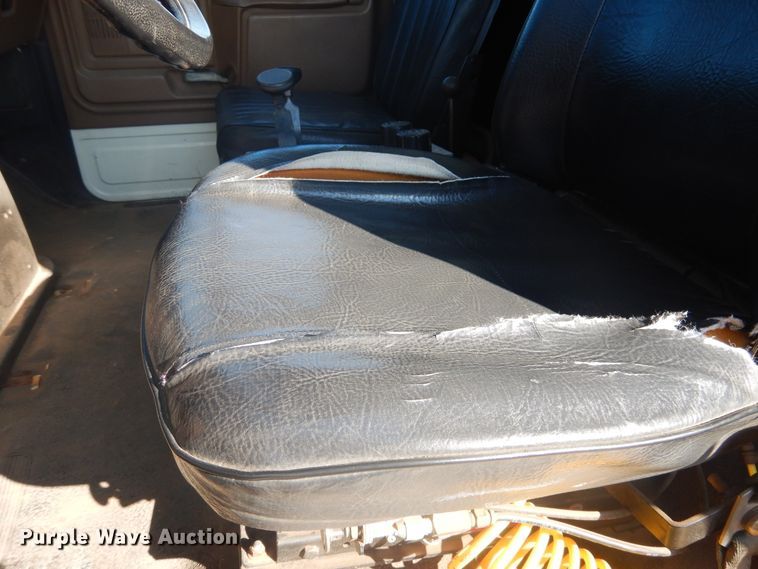 image for item HO9853 1994 Ford F800  dump truck