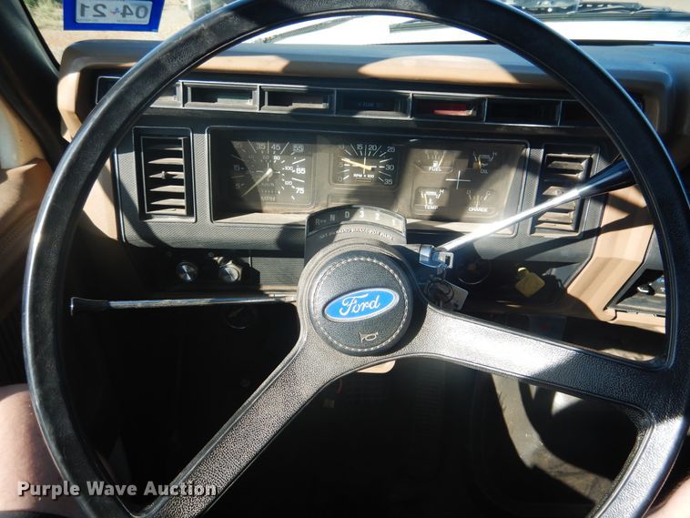 image for item HO9853 1994 Ford F800  dump truck