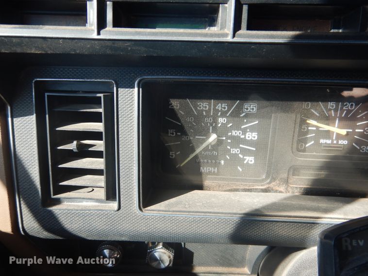 image for item HO9853 1994 Ford F800  dump truck