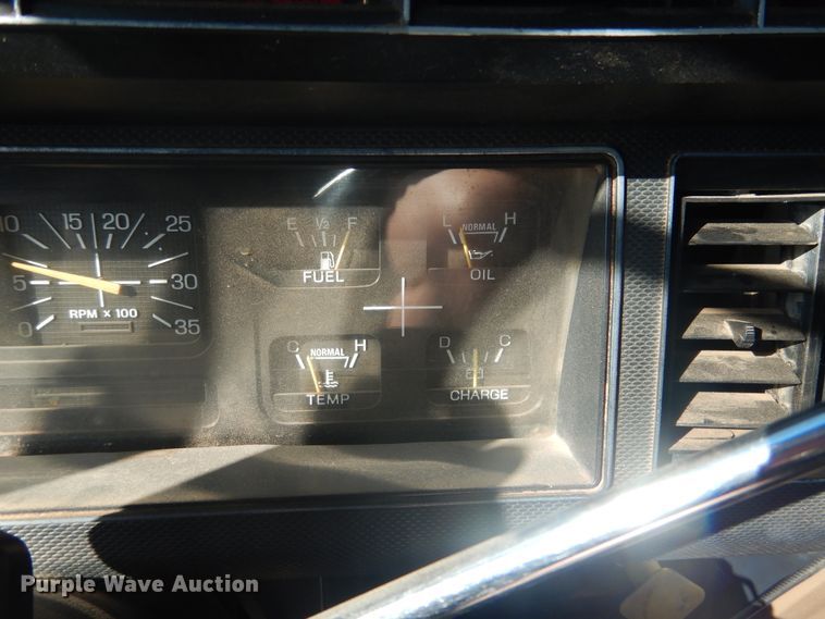 image for item HO9853 1994 Ford F800  dump truck