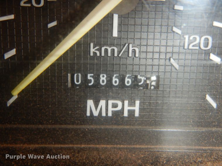 image for item HO9853 1994 Ford F800  dump truck