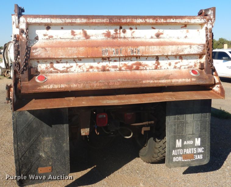 image for item HO9853 1994 Ford F800  dump truck