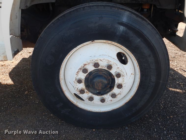 image for item HO9853 1994 Ford F800  dump truck