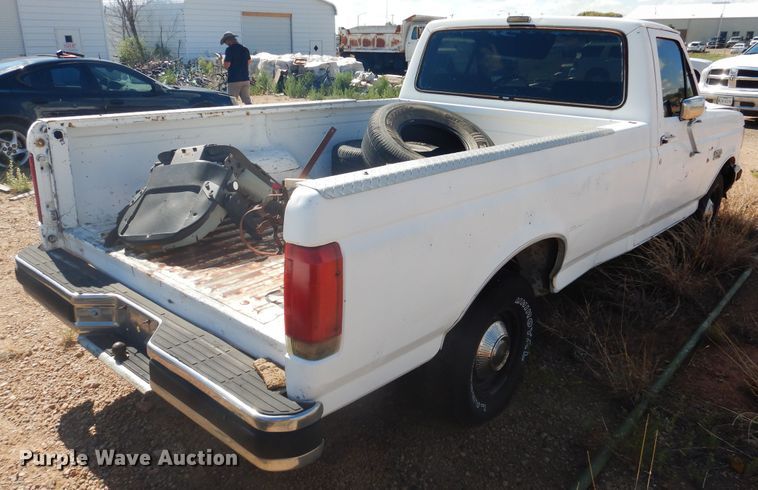 image for item HO9861 1988 Ford F150  pickup truck