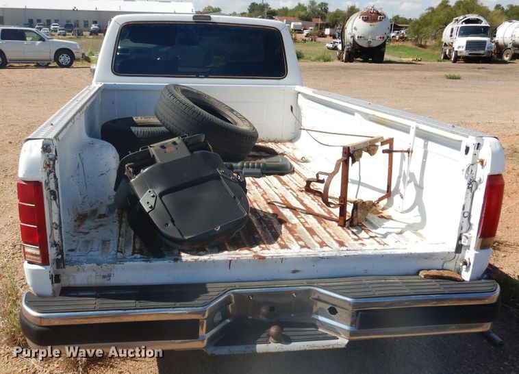 image for item HO9861 1988 Ford F150  pickup truck