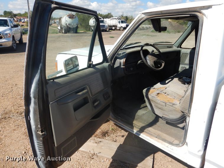 image for item HO9861 1988 Ford F150  pickup truck