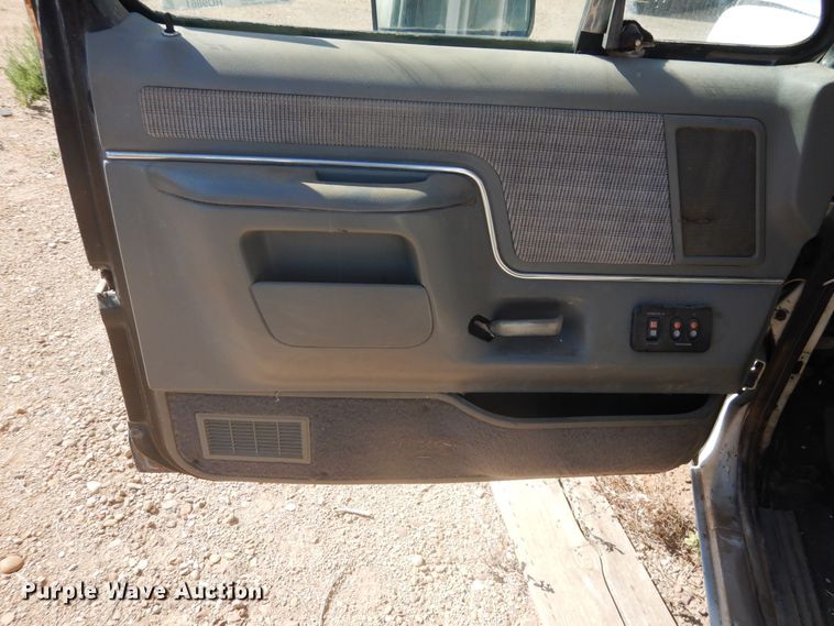 image for item HO9861 1988 Ford F150  pickup truck