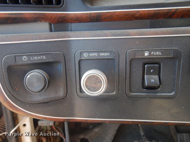 image for item HO9861 1988 Ford F150  pickup truck