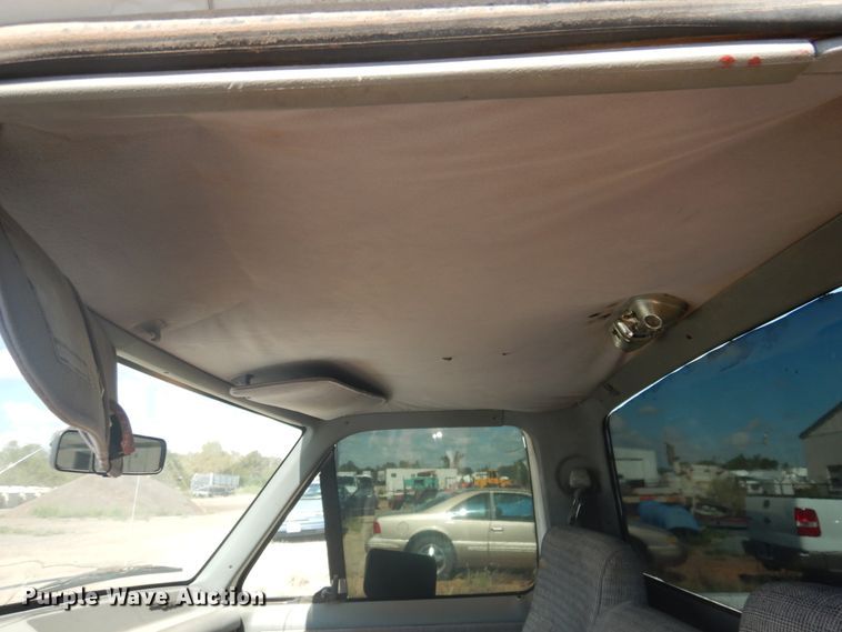 image for item HO9861 1988 Ford F150  pickup truck