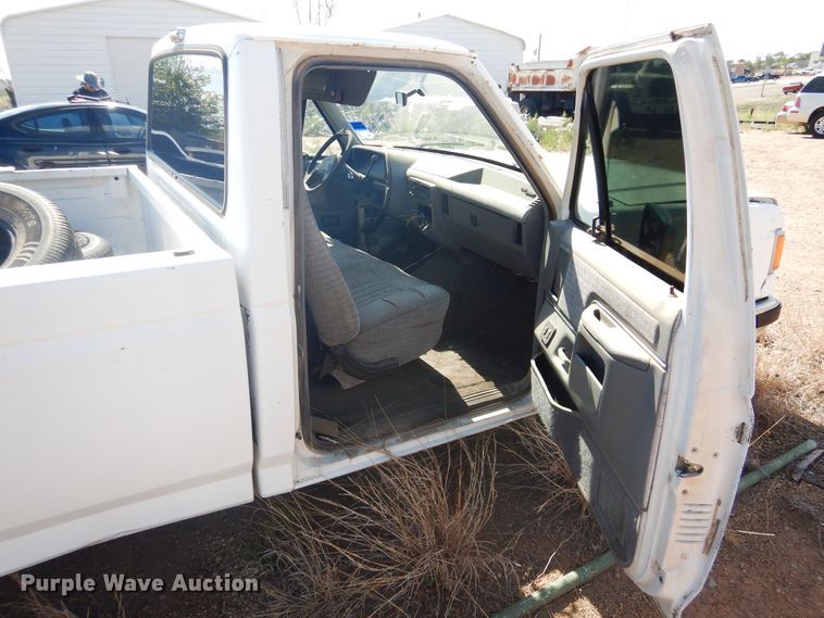 image for item HO9861 1988 Ford F150  pickup truck