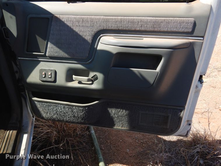 image for item HO9861 1988 Ford F150  pickup truck