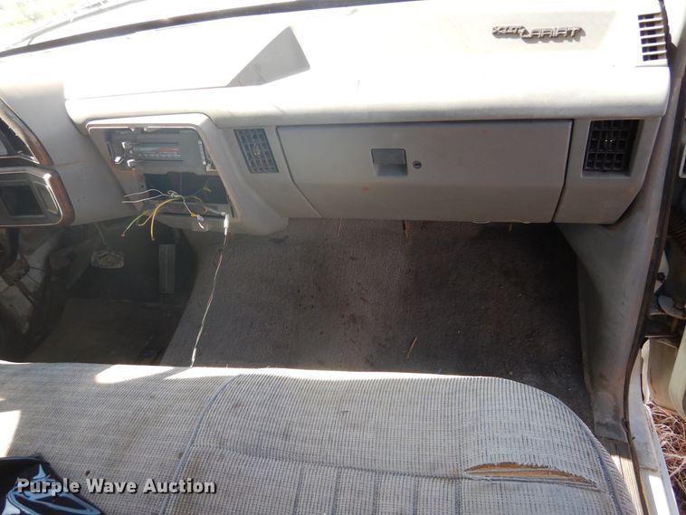 image for item HO9861 1988 Ford F150  pickup truck