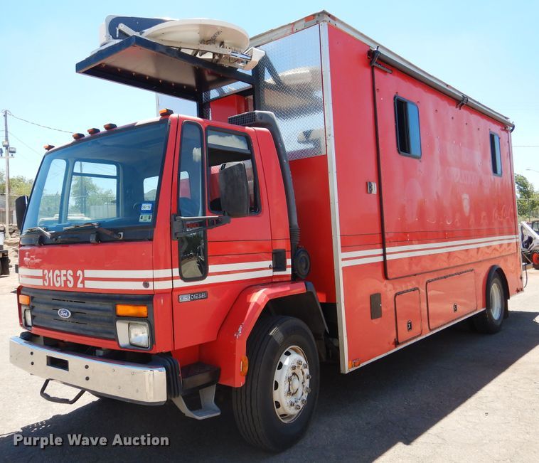 image for item HO9869 1988 Ford Cargo 7000  command center rescue truck