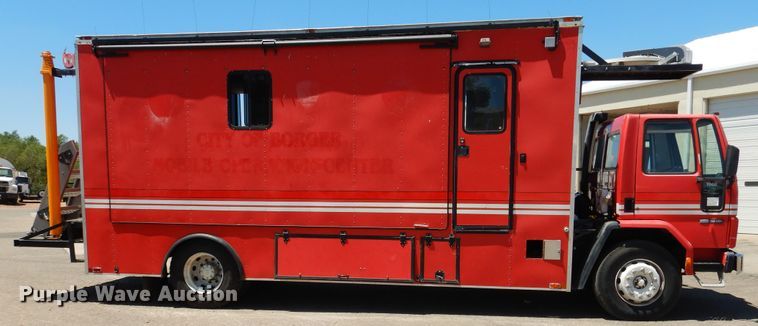 image for item HO9869 1988 Ford Cargo 7000  command center rescue truck