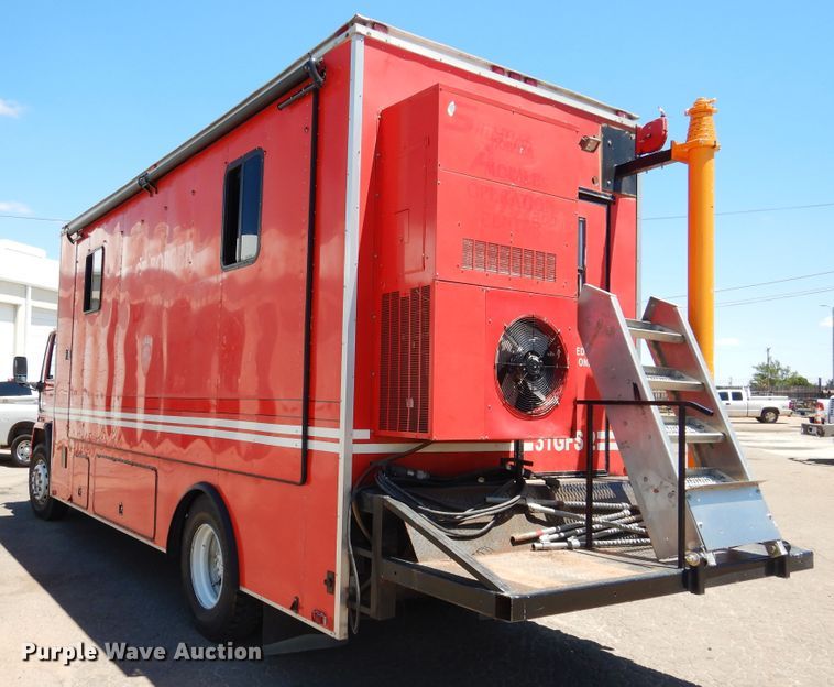 image for item HO9869 1988 Ford Cargo 7000  command center rescue truck