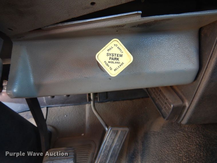 image for item HO9869 1988 Ford Cargo 7000  command center rescue truck