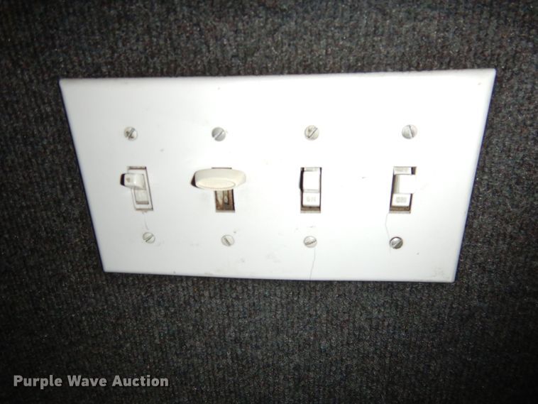 image for item HO9869 1988 Ford Cargo 7000  command center rescue truck