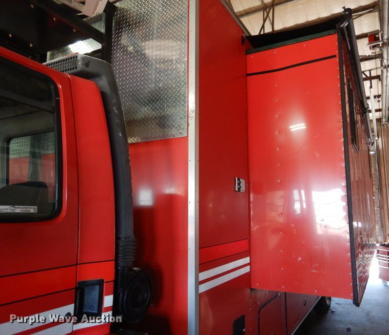 image for item HO9869 1988 Ford Cargo 7000  command center rescue truck