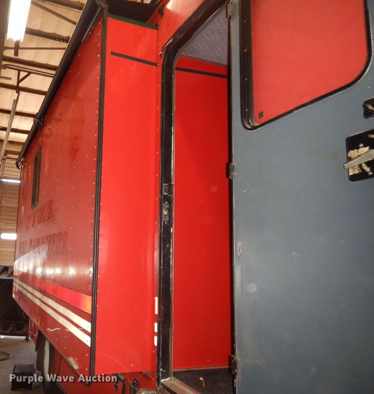 image for item HO9869 1988 Ford Cargo 7000  command center rescue truck