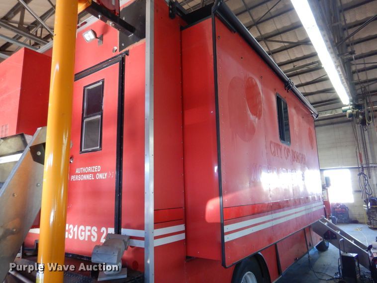 image for item HO9869 1988 Ford Cargo 7000  command center rescue truck