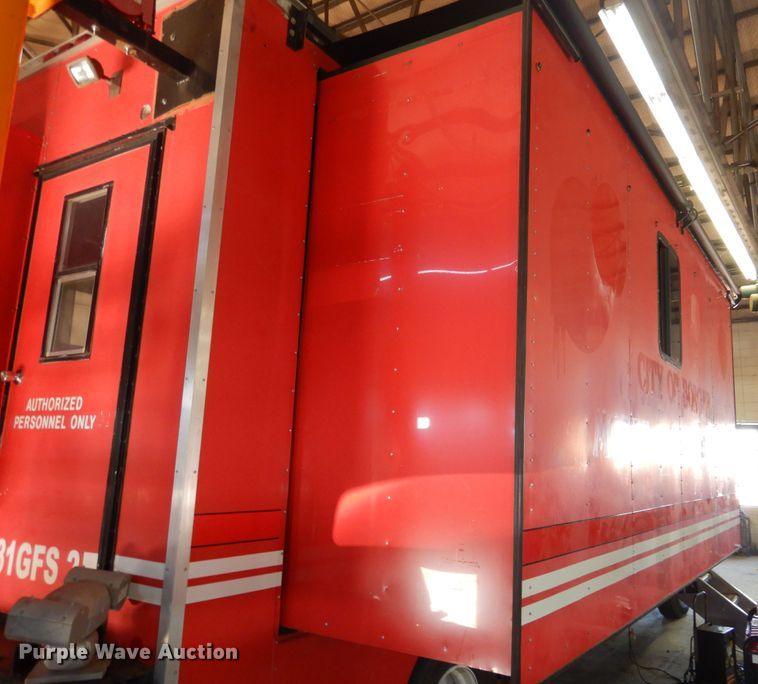 image for item HO9869 1988 Ford Cargo 7000  command center rescue truck