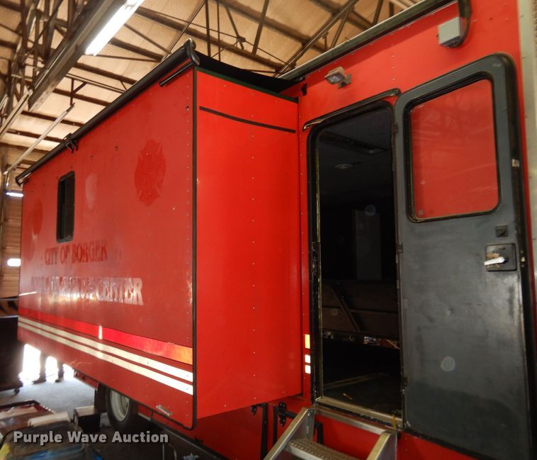 image for item HO9869 1988 Ford Cargo 7000  command center rescue truck