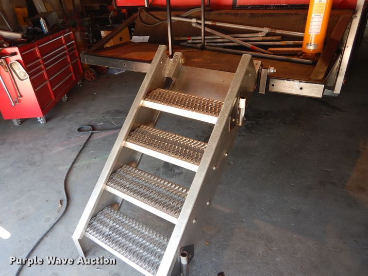 image for item HO9869 1988 Ford Cargo 7000  command center rescue truck