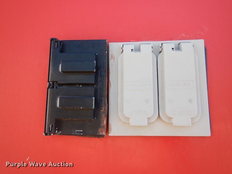 image for item HO9869 1988 Ford Cargo 7000  command center rescue truck