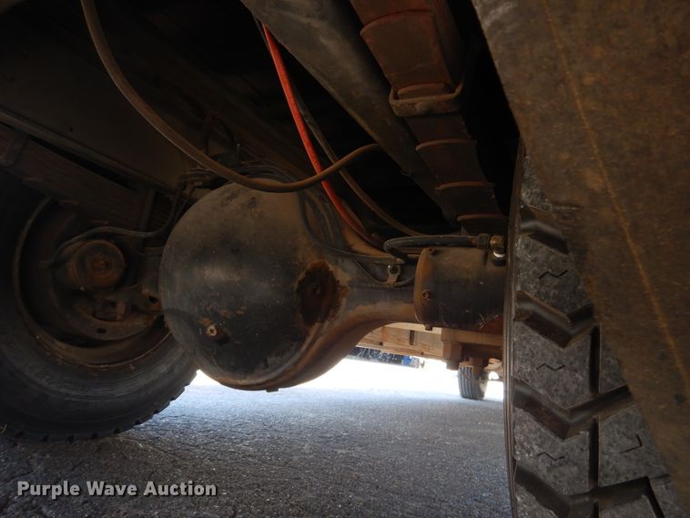 image for item HO9869 1988 Ford Cargo 7000  command center rescue truck