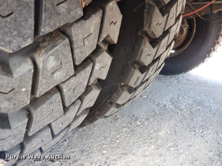 image for item HO9869 1988 Ford Cargo 7000  command center rescue truck