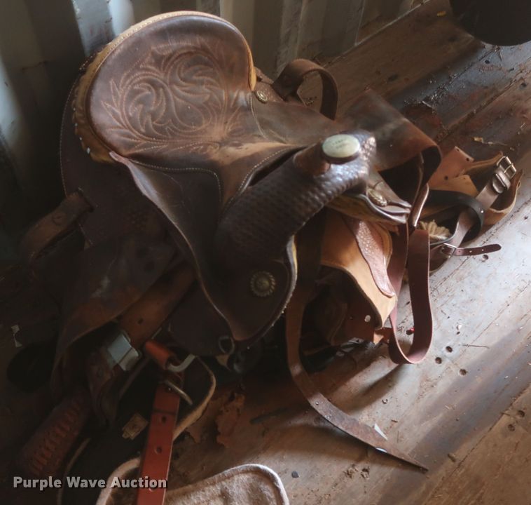 image for item HT9509 (3) equestrian horse saddles