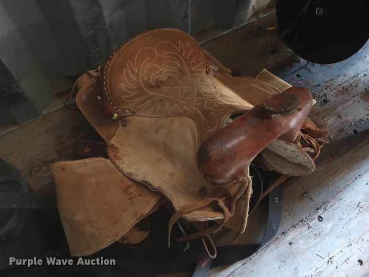 image for item HT9509 (3) equestrian horse saddles